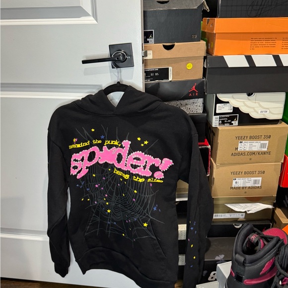 Black Spider Hoodie V2 - Picture 2 of 3